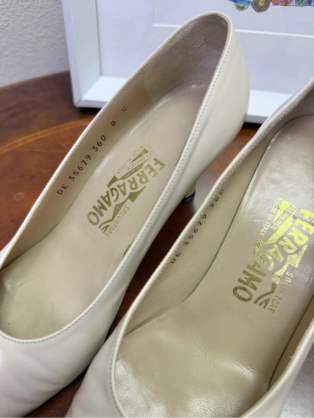 Salvatore Ferragamo Ivory Leather Pointed-Toe Pumps size 8